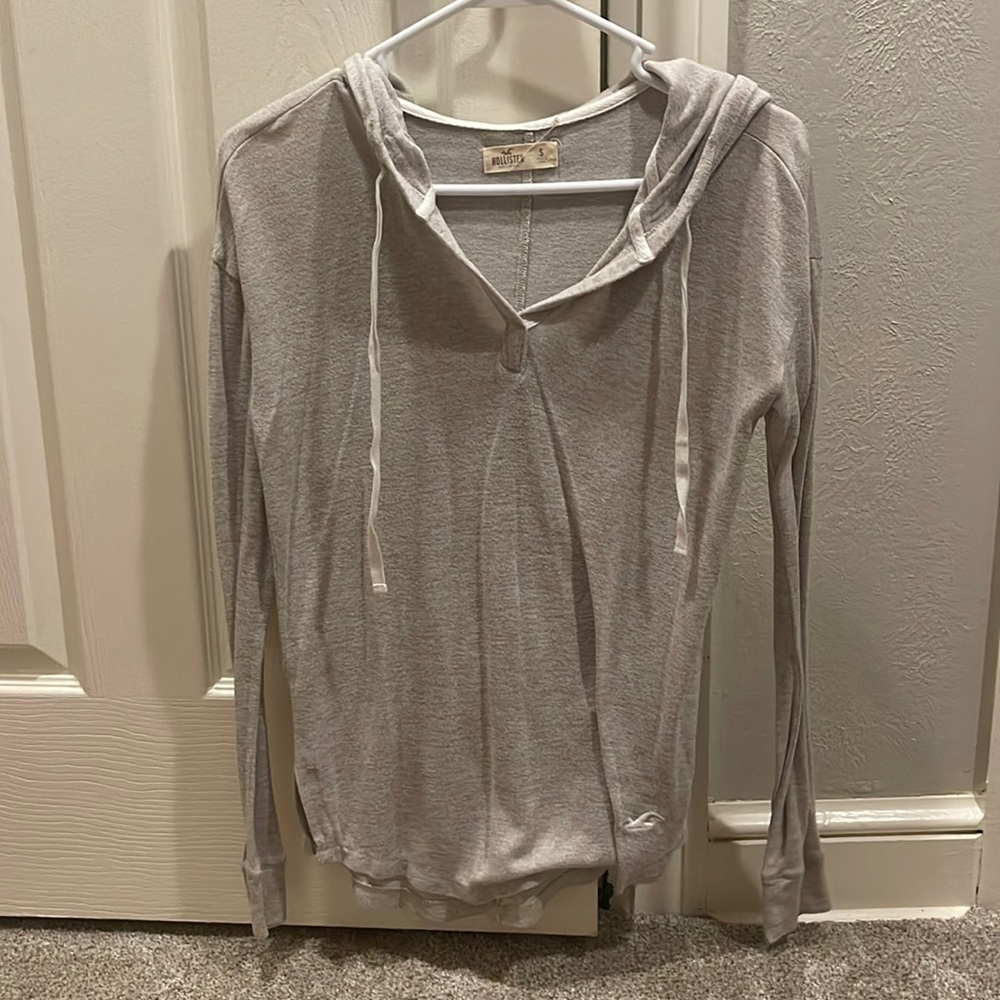 Hollister long sleeve w/ hood